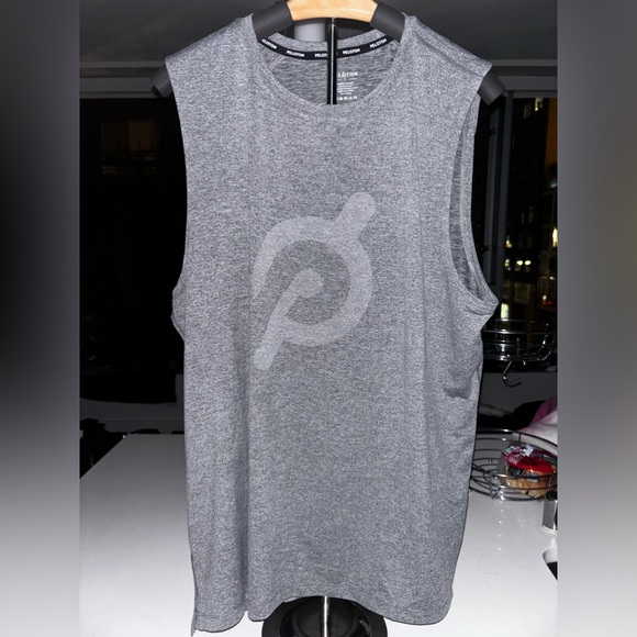 Peloton Men’s Lightweight Dreamblend Sleeveless Muscle Tank - Picture 5 of 7